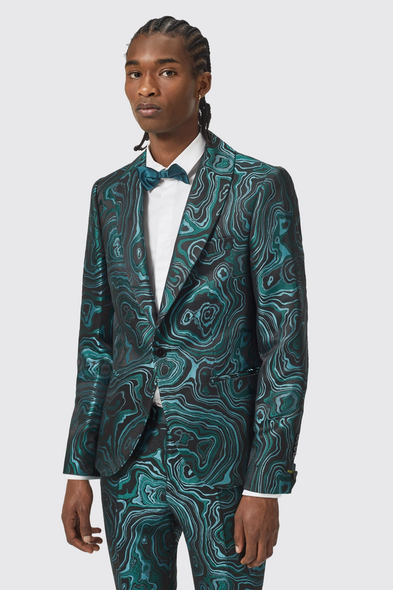 Emerald Jacquard: Own the Night in a Slim Fit Green Suit.
